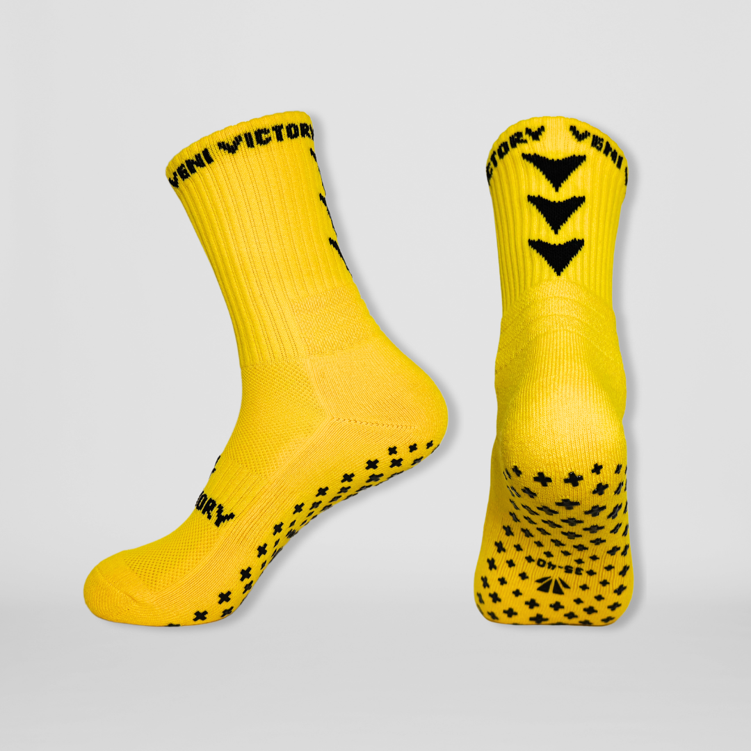 Gripsocks / Fussballsocken / Footballsocks in gelb mit schwarzen rutschfesten Gummipads / Gumminoppen für besseren Halt beim Fussballspielen.