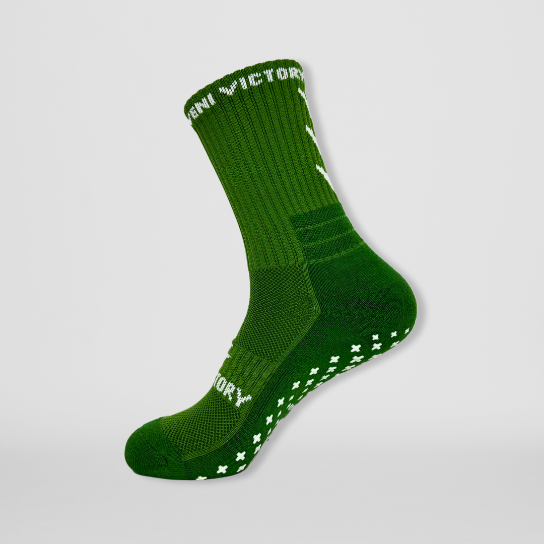 Gripsocks / Fussballsocken / Footballsocks in grün mit weissen rutschfesten Gummipads / Gumminoppen für besseren Halt, verstärktem Spann und Ferse beim Training.