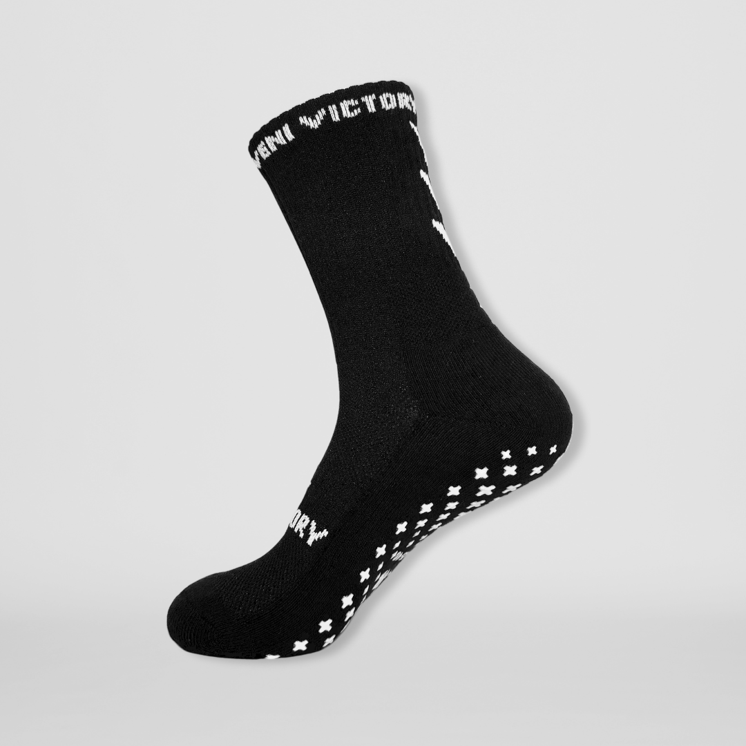 Gripsocks / Fussballsocken / Footballsocks in schwarz mit weissen rutschfesten Gummipads / Gumminoppen für besseren Halt, verstärktem Spann und Ferse beim Training.