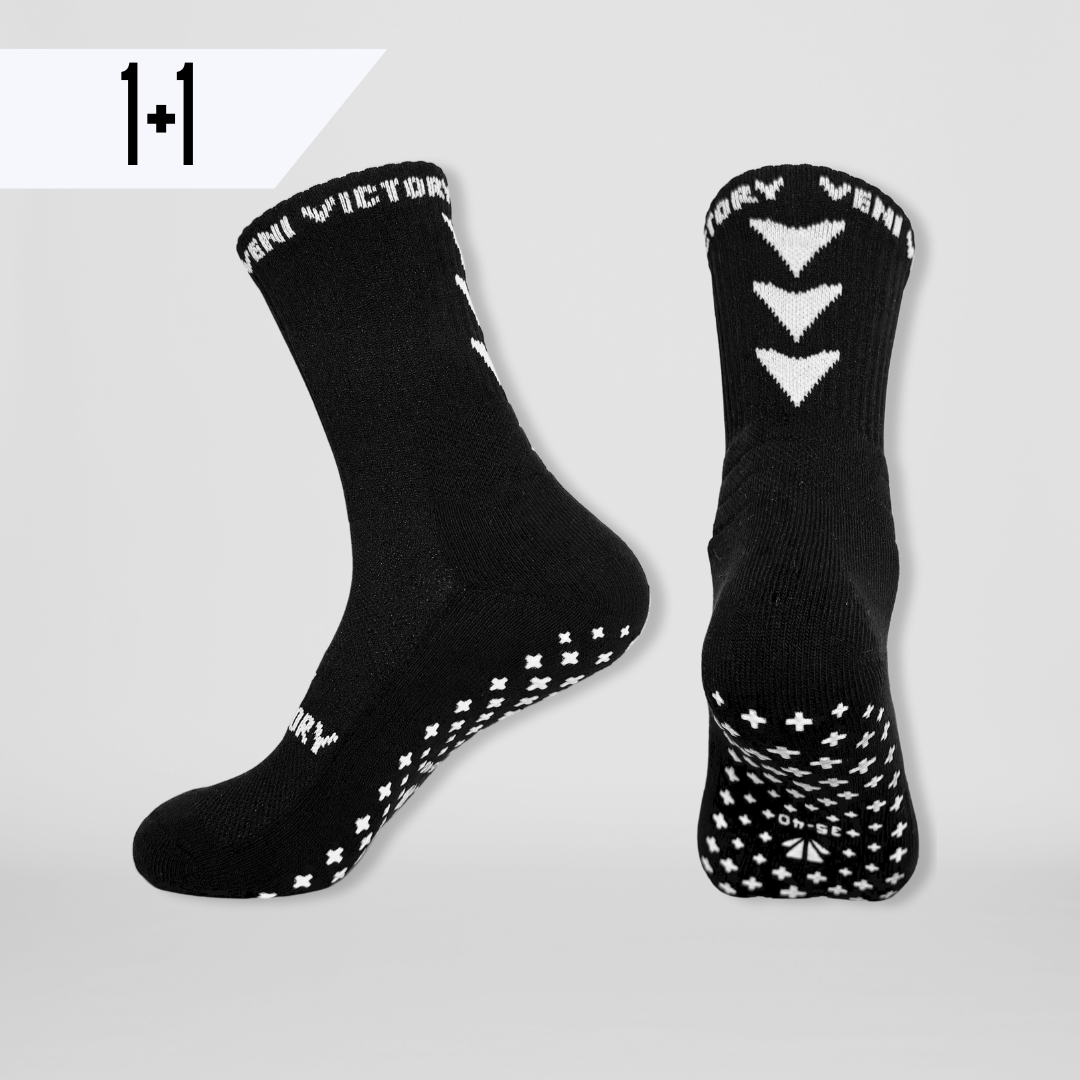 Gripsocks / Fussballsocken / Footballsocks in schwarz mit weissen rutschfesten Gummipads / Gumminoppen für besseren Halt beim Fussballspielen